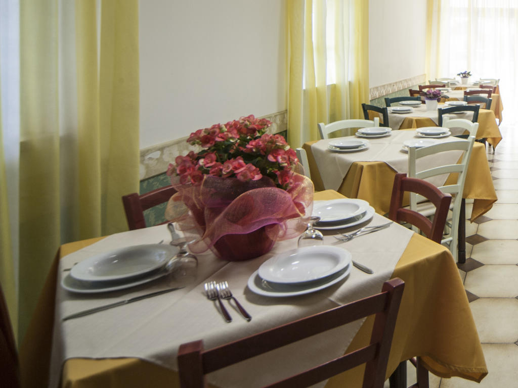 Luna Hotel Rimini Esterno foto
